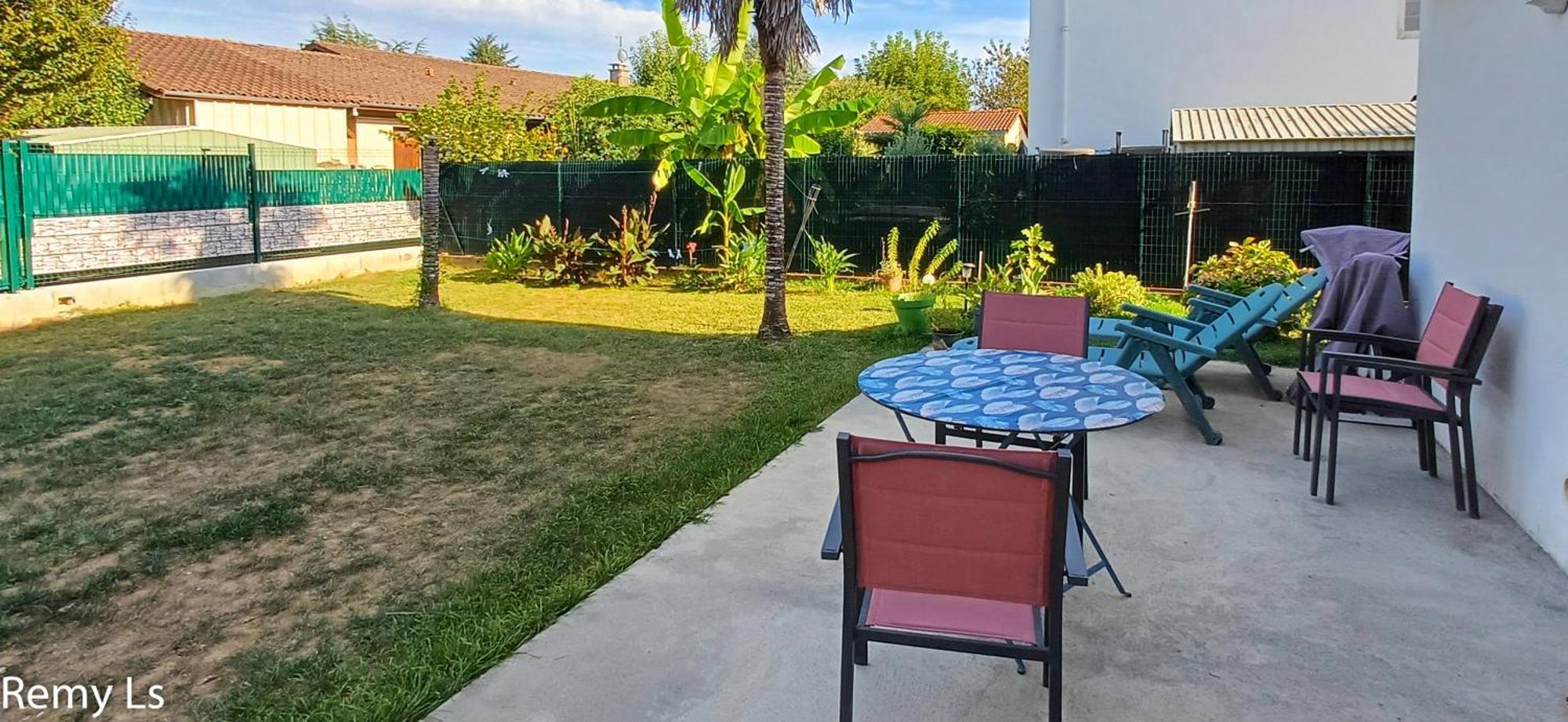 Joli Appartement Villeneuve-sur-Lot Esterno foto
